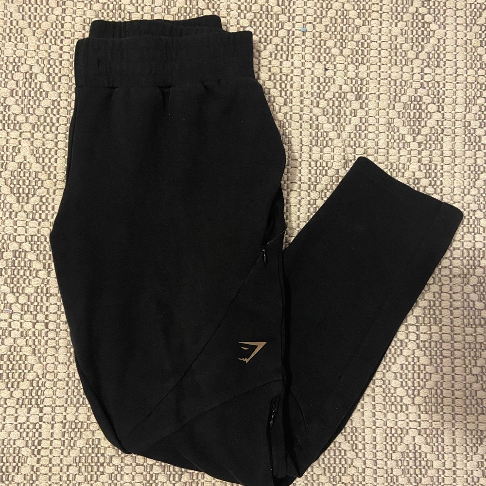 Black Gymshark Joggers with side pockets